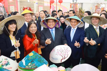 越南政府总理范明政出席2026年首届春季博览会开幕式