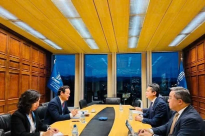 梅潘勇大使与世界知识产权组织代表进行座谈。图自越通社