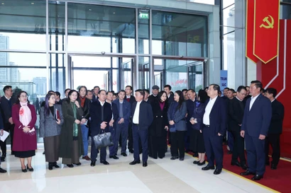 中央书记处常务书记陈锦秀率工作代表团赴国家会议中心（NCC）检查越南共产党第十四次全国代表大会筹备工作。图自越通社