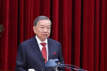 越共中央总书记苏林在越南共产党第十三届中央委员会第十三次全体会议上发表讲话。图自越通社