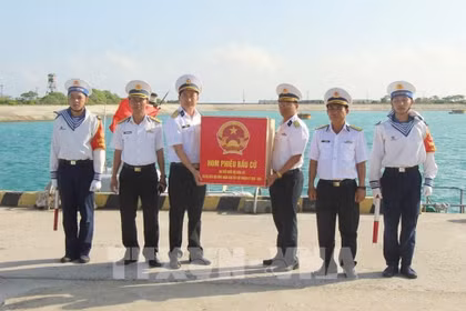 属于东海坊的第4投票区（位于第5水上特工旅）获准于3月5日提前举行选举。图自越通社