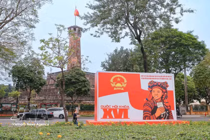 首都河内彩旗鲜花绚丽，万事俱备迎接国家选举的盛会