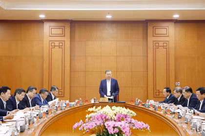 苏林总书记：提高基层干部素质是一项紧迫、具有长远意义的战略任务