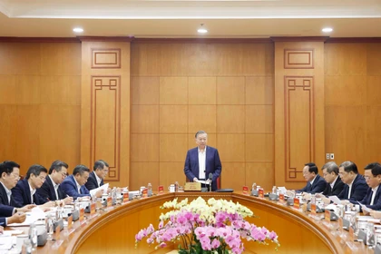 苏林总书记：提高基层干部素质是一项紧迫、具有长远意义的战略任务