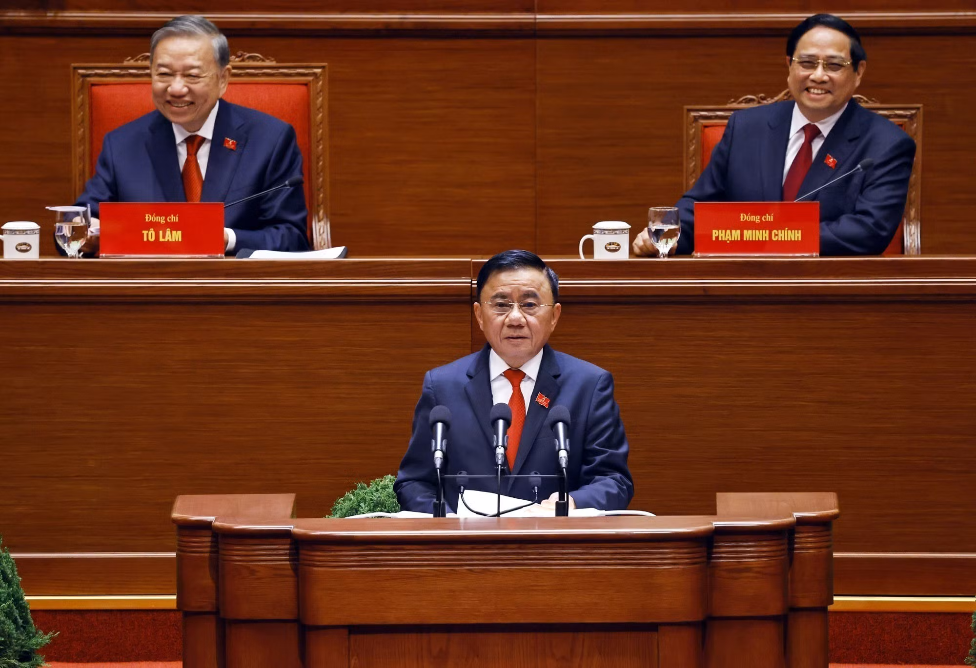 vna-potal-be-mac-dai-hoi-xiv-cua-dang-8547910.jpg