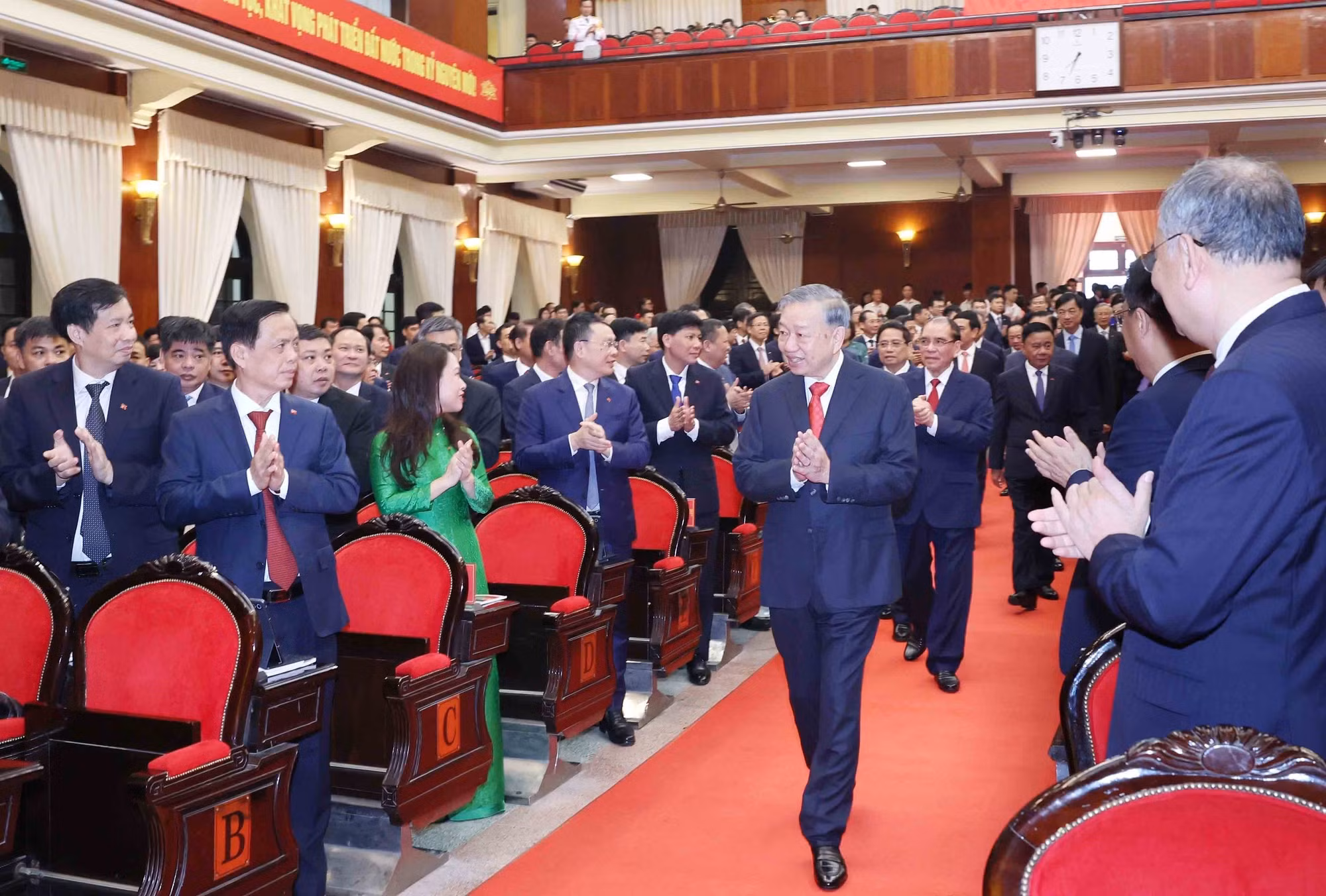 vna-potal-tien-toi-dai-hoi-xiv-cua-dang-dai-hoi-dai-bieu-dang-bo-cac-co-quan-dang-trung-uong-lan-thu-nhat-8292899.jpg