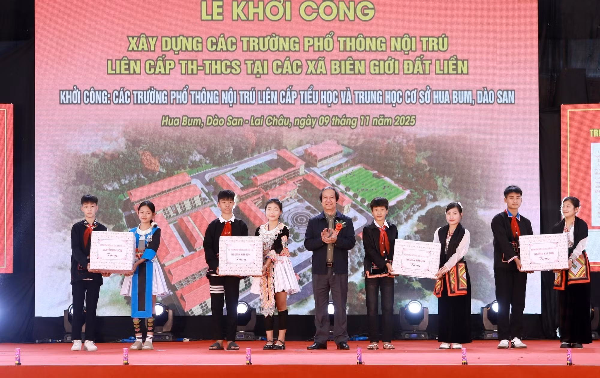 vna-potal-le-khoi-cong-xay-dung-cac-truong-pho-thong-noi-tru-lien-cap-th-va-thcs-tai-cac-xa-bien-gioi-dat-lien-8396330.jpg