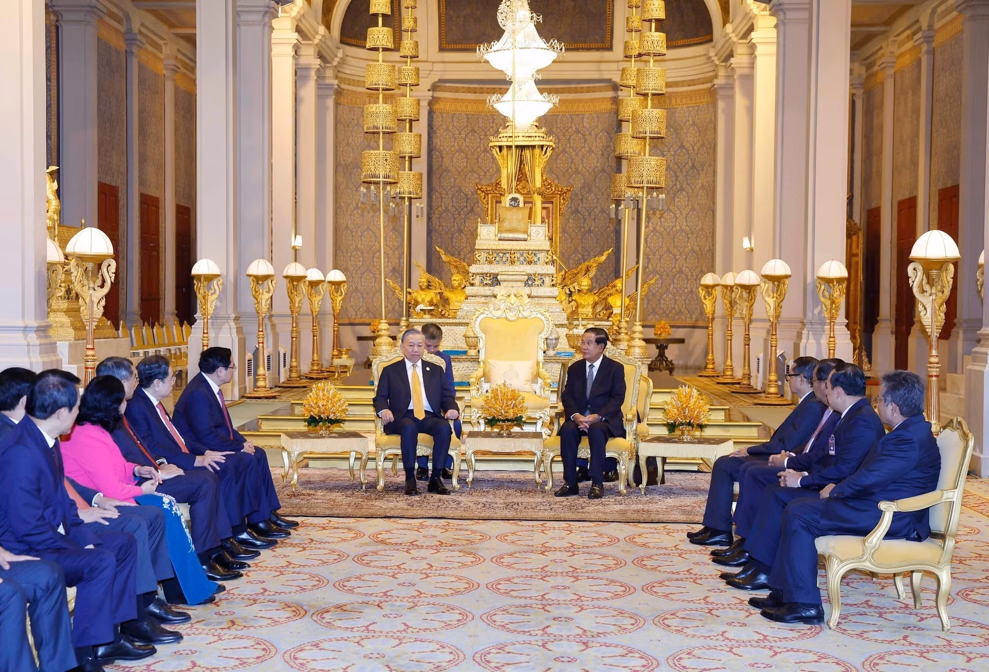 vna-potal-le-don-trong-the-tong-bi-thu-to-lam-tham-cap-nha-nuoc-toi-vuong-quoc-campuchia-8576463.jpg