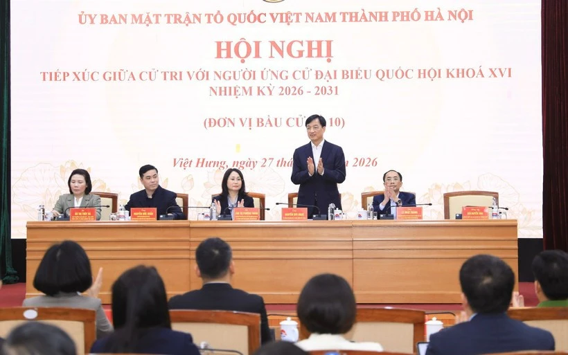 第10号选举单位与选民见面会现场。河内市人民委员会供图
