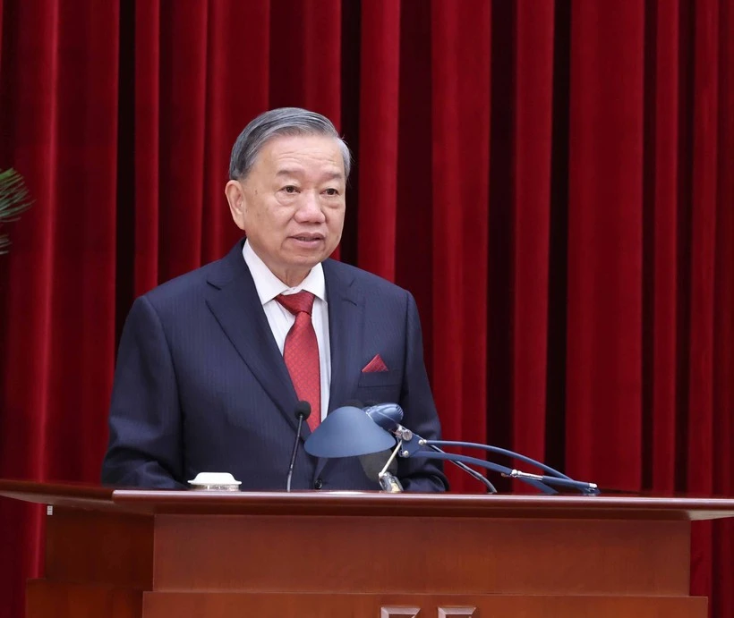 越共中央总书记苏林在越南共产党第十三届中央委员会第十三次全体会议上发表讲话。图自越通社