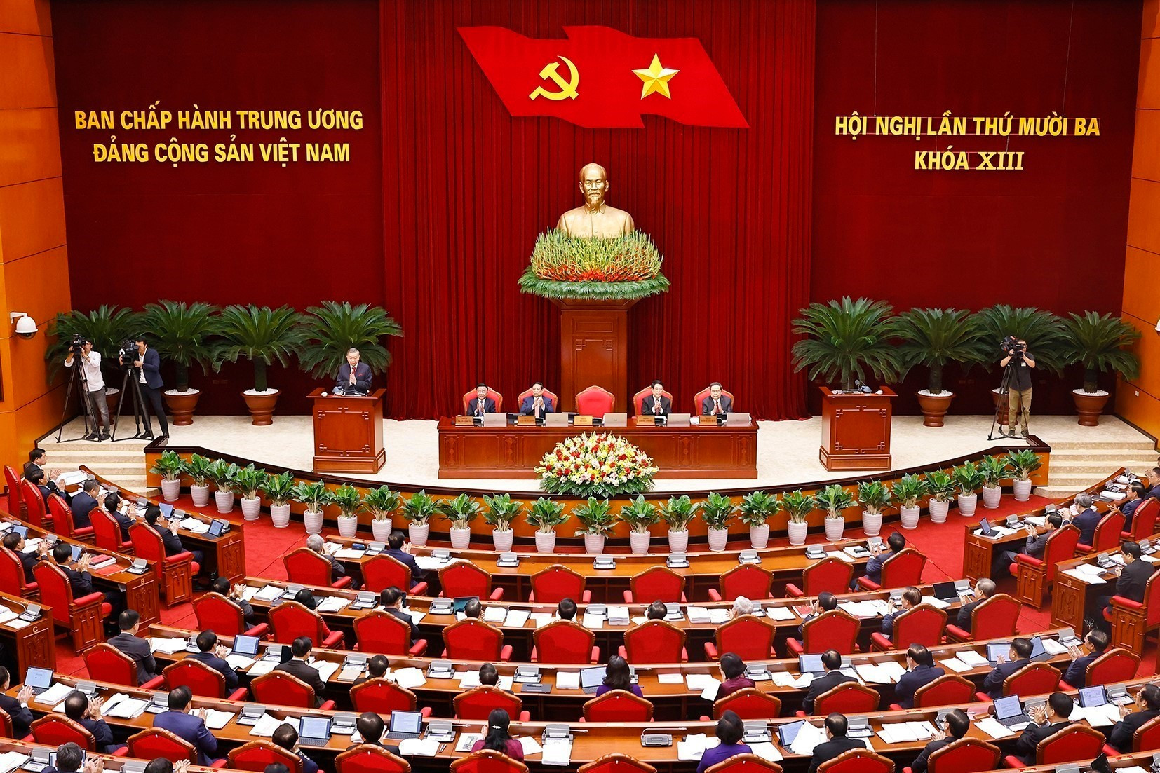 会议现场。图自越通社 vna-potal-khai-mac-hoi-nghi-lan-thu-muoi-ba-ban-chap-hanh-trung-uong-dang-khoa-xiii-8319271.jpg