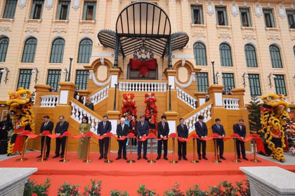 越共中央总书记苏林、国家主席梁强等领导同志出席国家主席机关驻地剪彩仪式。图自越通社