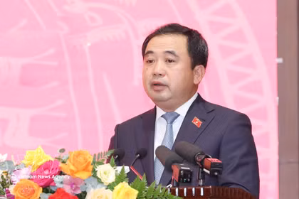 陈德胜同志出任河内市委书记。图自越通社