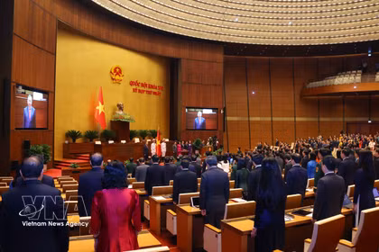 越南第十六届国会第一次会议选举产生新一届领导班子。图自越通社