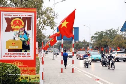 全国各地张灯结彩，喜迎国会和人民议会换届选举日的到来。图自越通社