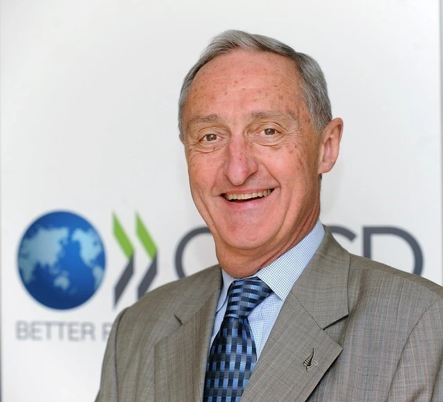 前新西兰驻越南大使詹姆斯·肯伯。图自越通社