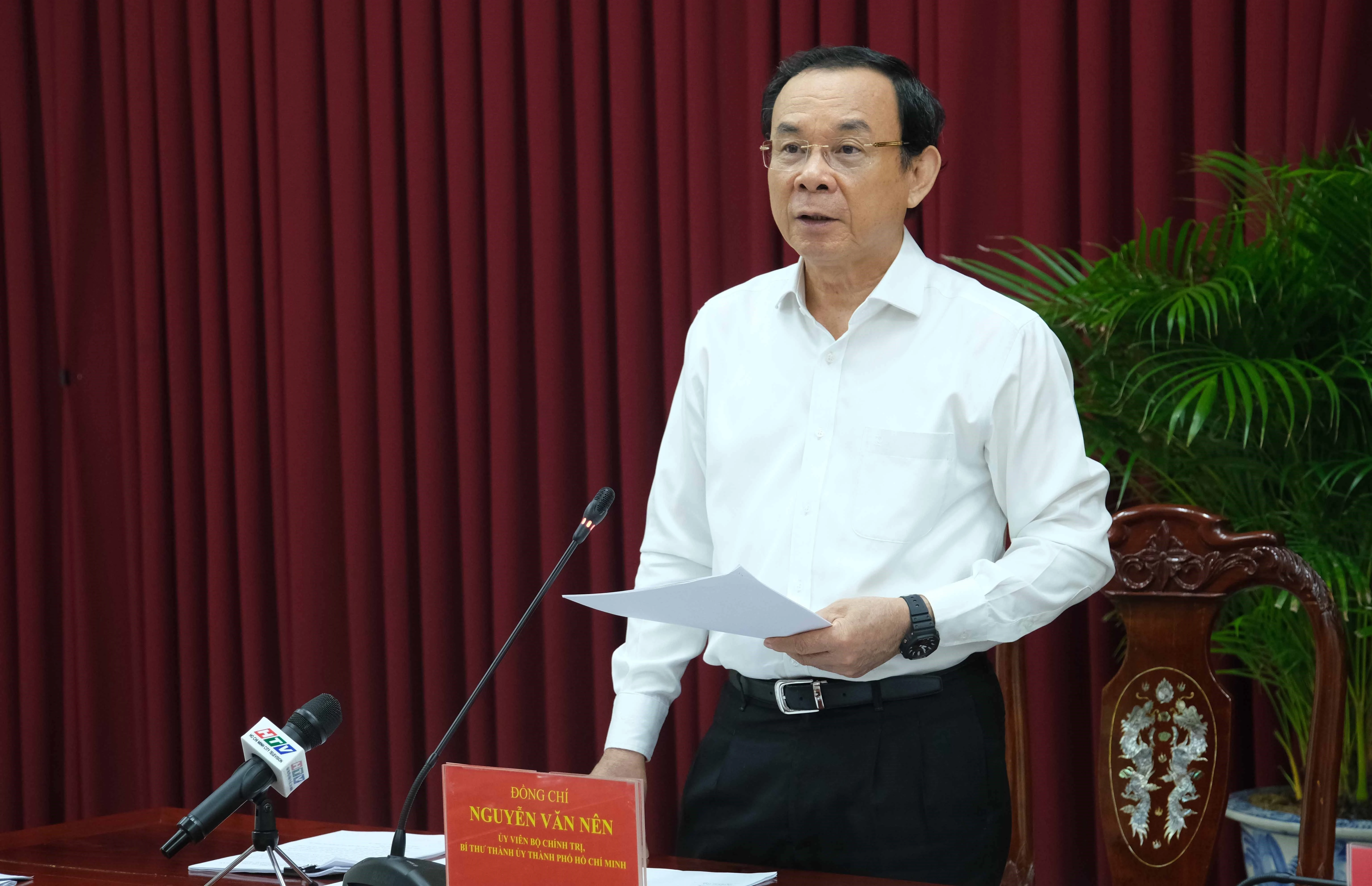 越共中央政治局委员、越共十四大文件起草小组常务委员阮文年。图自越通社