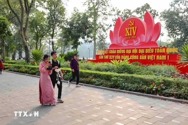 喜迎越共十四大的氛围蔓延各地。图自越通社