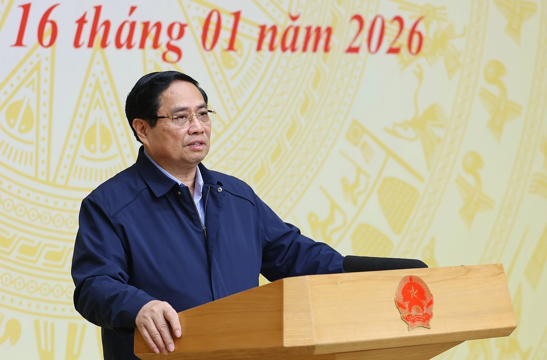 越南政府总理范明政在政府驻地主持召开总结“光中战役”的全国视频会议。tuz越通社