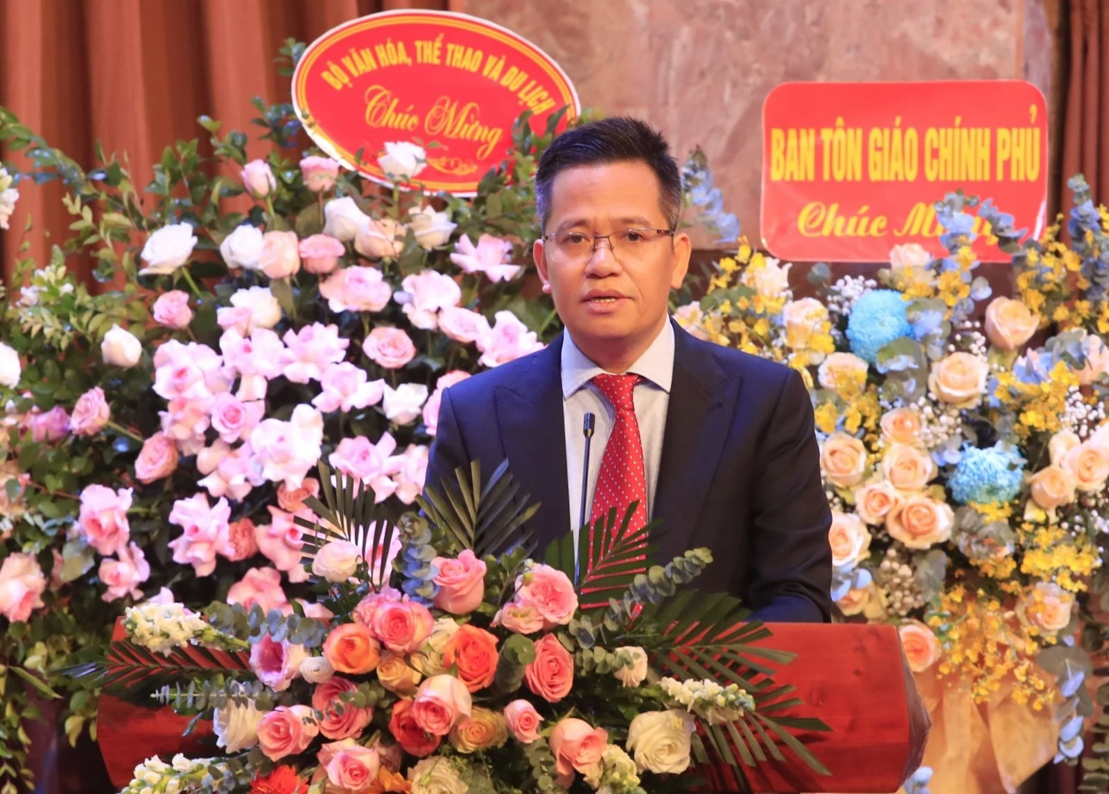 越南文化体育与旅游部《文化艺术杂志》总编辑黄河。图自越通社
