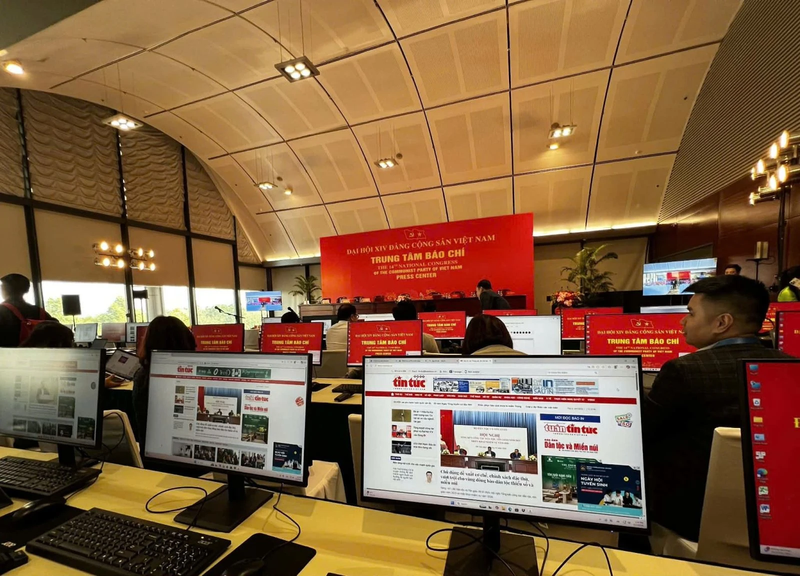越共十四大新闻中心现场 图自越通社