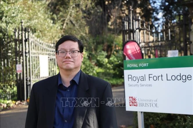 英国布里斯托大学高级讲师胡国俊博士 图自越通社