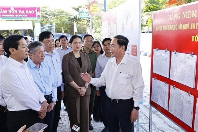 越南国会主席莅临同塔省视察国会代表和各级人民议会代表选举准备工作。图自越通社