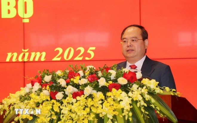 广宁省委书记、国会代表团团长、广宁省代表团团长管明强。图自越通社
