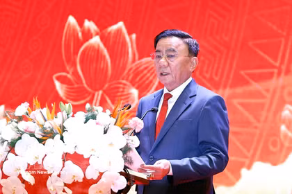 越共中央书记处常务书记陈锦秀在会议发表讲话。图自越通社