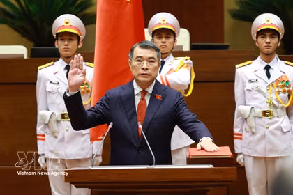 黎明兴同志当选越南新一任政府总理。图自越通社