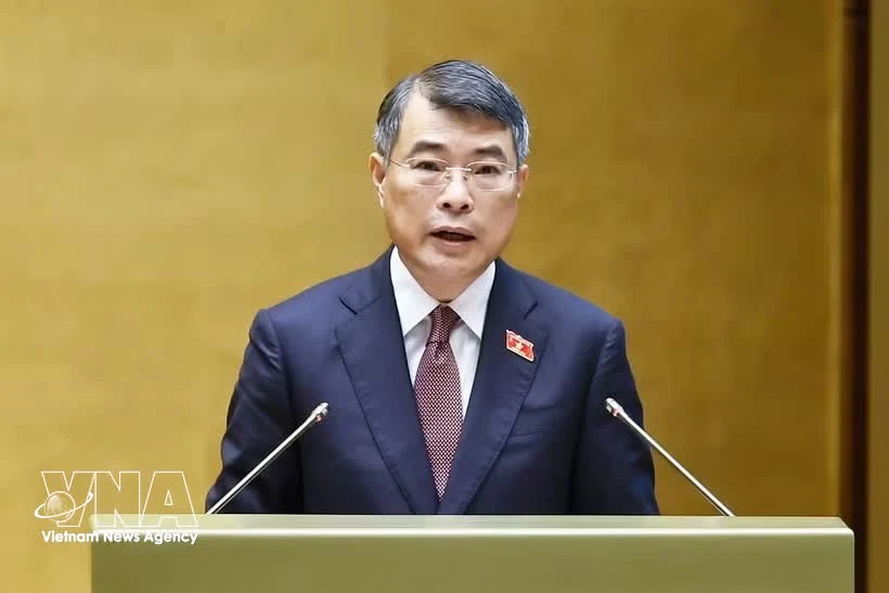越共中央政治局委员、政府总理黎明兴作关于2026年经济社会发展计划执行情况及2027年计划预期的报告 图自越通社