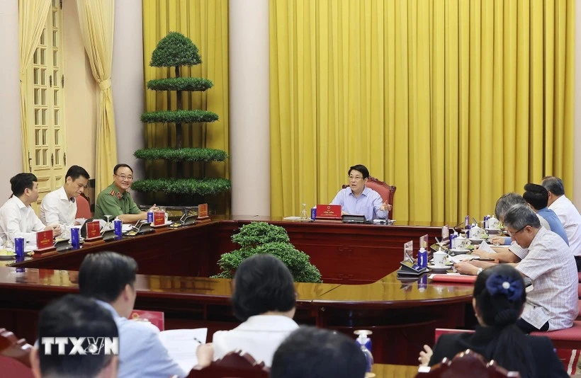 越南国家主席梁强主持《河内公约》开放签署仪式筹备工作部署会议。图自越通社