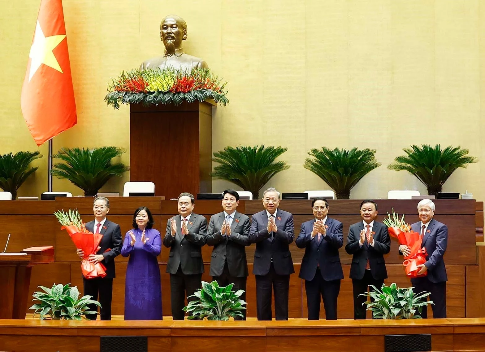 国会决定选举越共中央委员阮文广担任越南社会主义共和国最高人民法院院长（2021-2026任期）。图自越通社