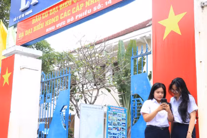 在2026-2031年任期国会代表和各级人民议会代表选举日的氛围中，河静省各学校的宣传工作广泛开展。图自越通社