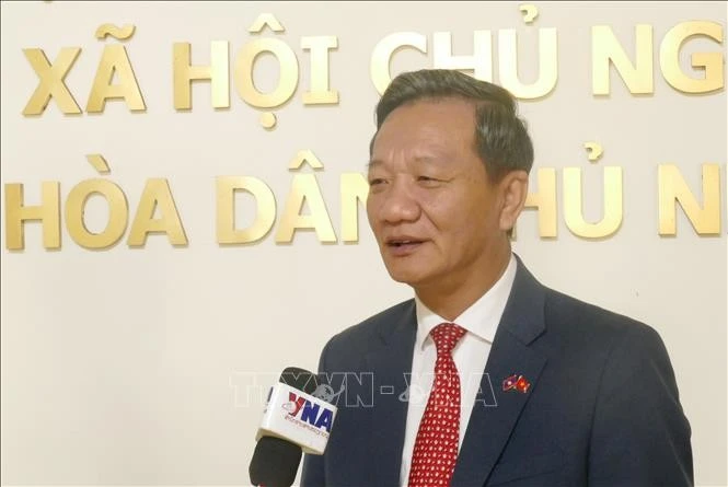 越南驻老越大使阮明心接受越通社记者的采访。图自越通社